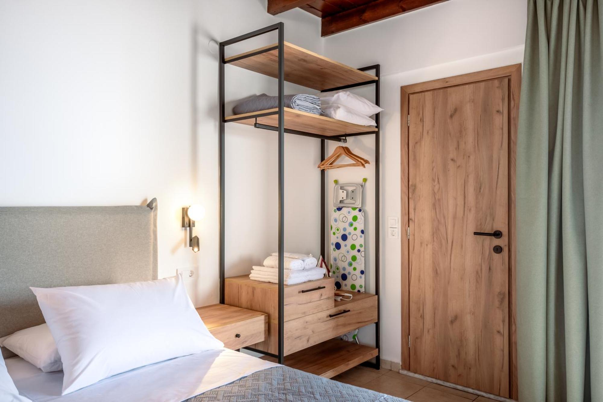 Superb Apartments Kriaras Sea View In Sfakia Khóra Sfakíon Zewnętrze zdjęcie