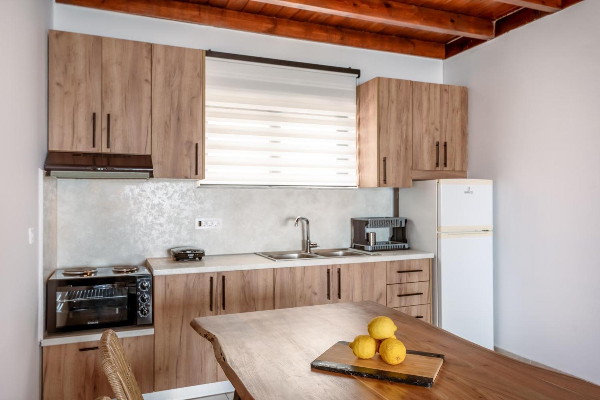 Superb Apartments Kriaras Sea View In Sfakia Khóra Sfakíon Zewnętrze zdjęcie