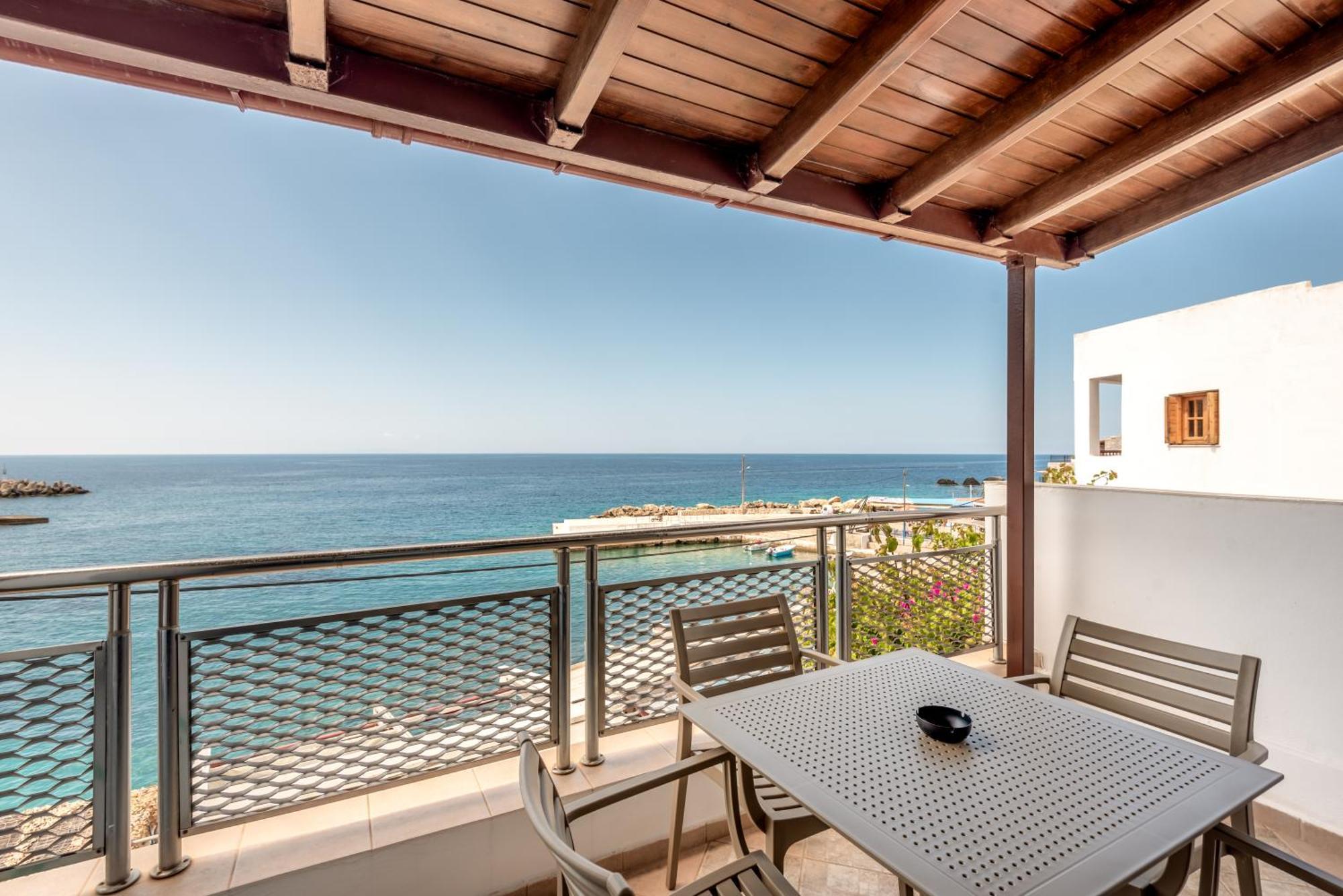 Superb Apartments Kriaras Sea View In Sfakia Khóra Sfakíon Zewnętrze zdjęcie