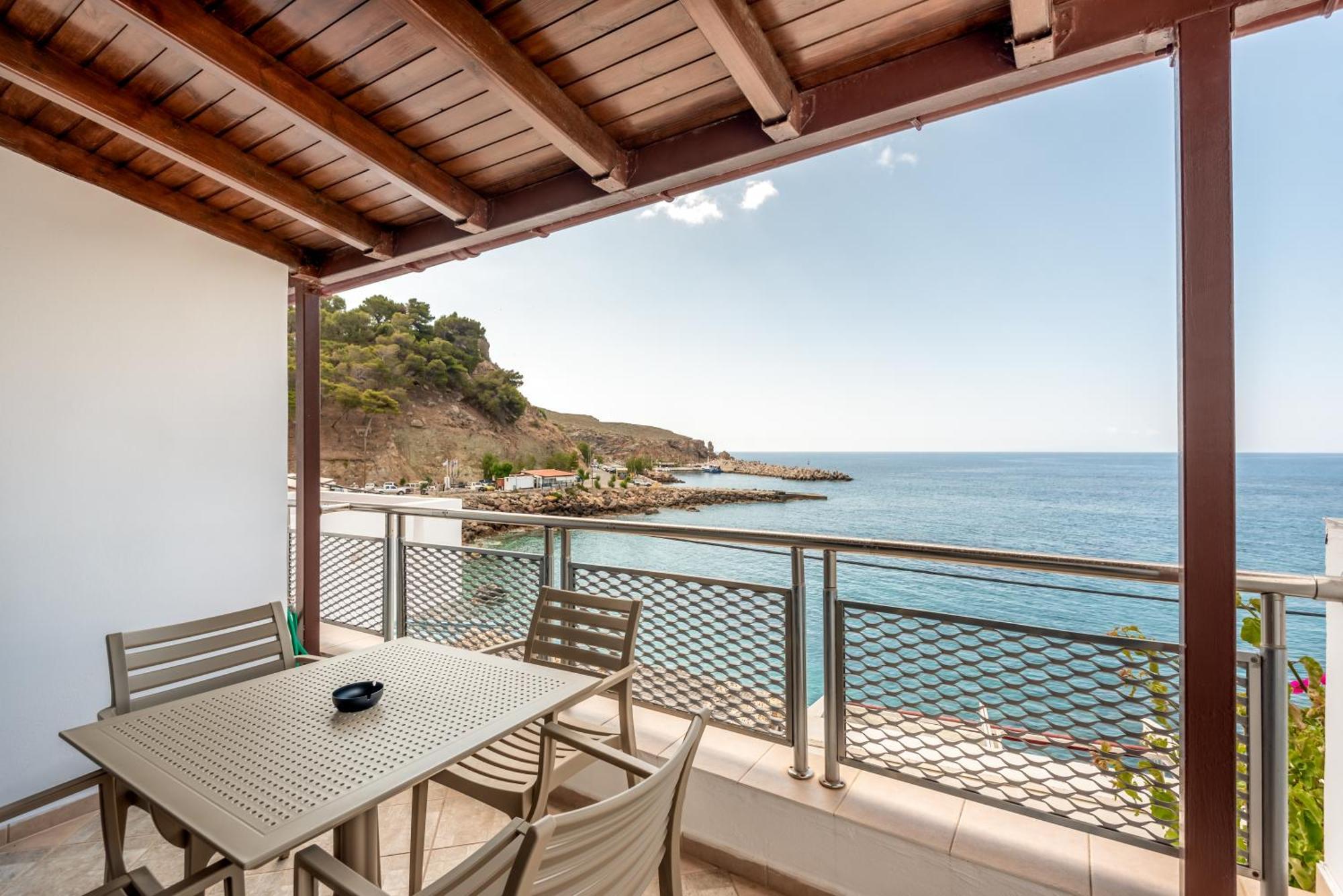 Superb Apartments Kriaras Sea View In Sfakia Khóra Sfakíon Zewnętrze zdjęcie