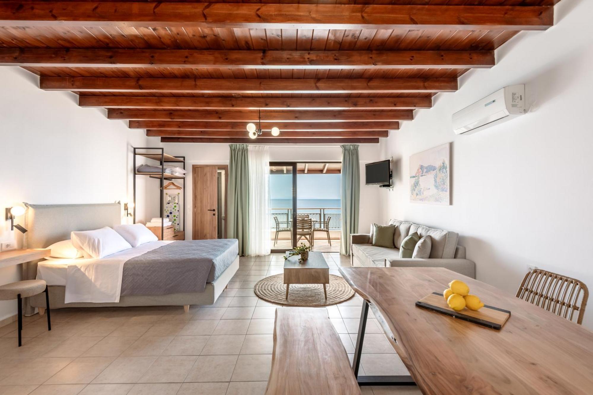 Superb Apartments Kriaras Sea View In Sfakia Khóra Sfakíon Zewnętrze zdjęcie